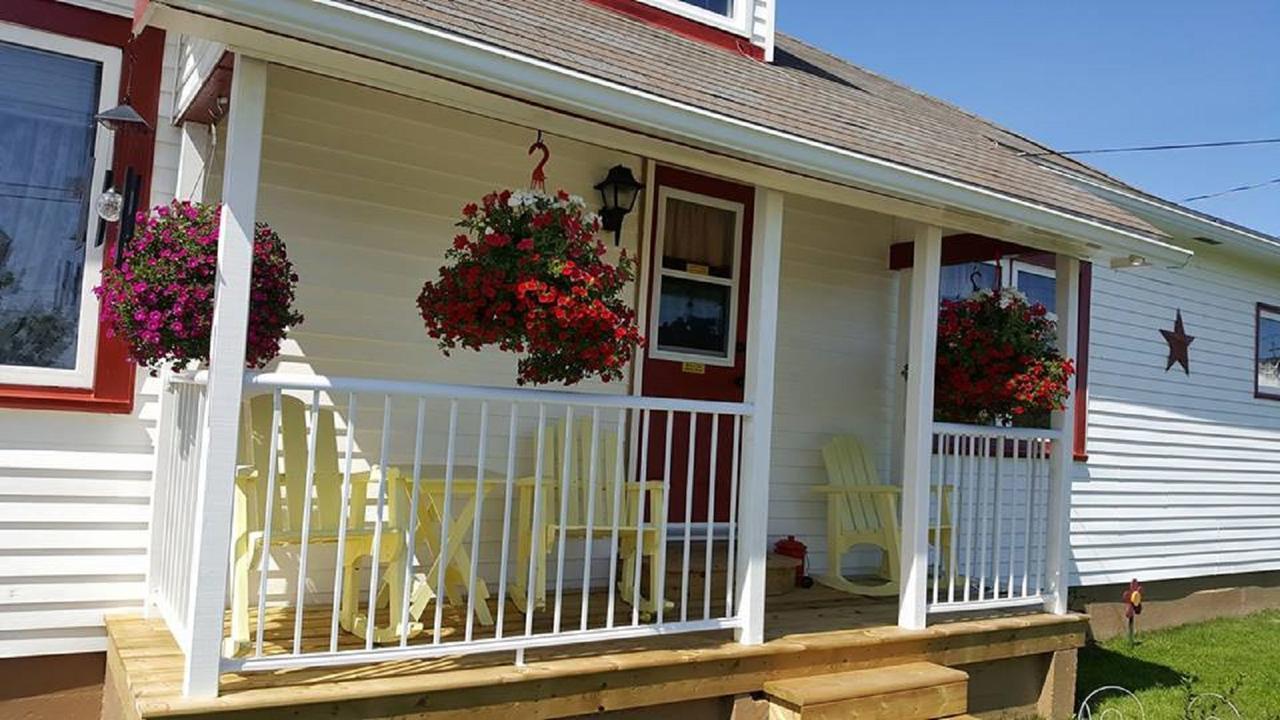 Mama'S By The Sea B&B Clark's Harbour Exterior photo